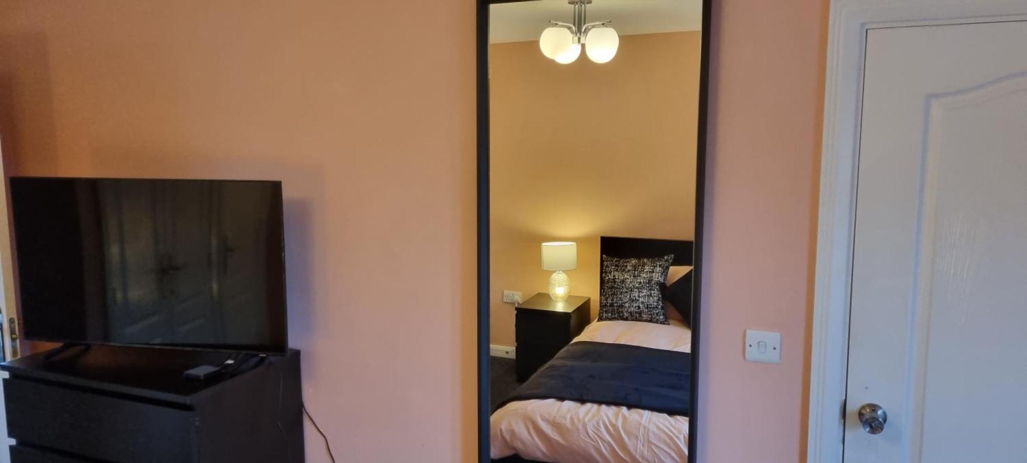 Swindon 6 Deluxe Doubles 2 With En Suite In Large House - No Pets Ngoại thất bức ảnh