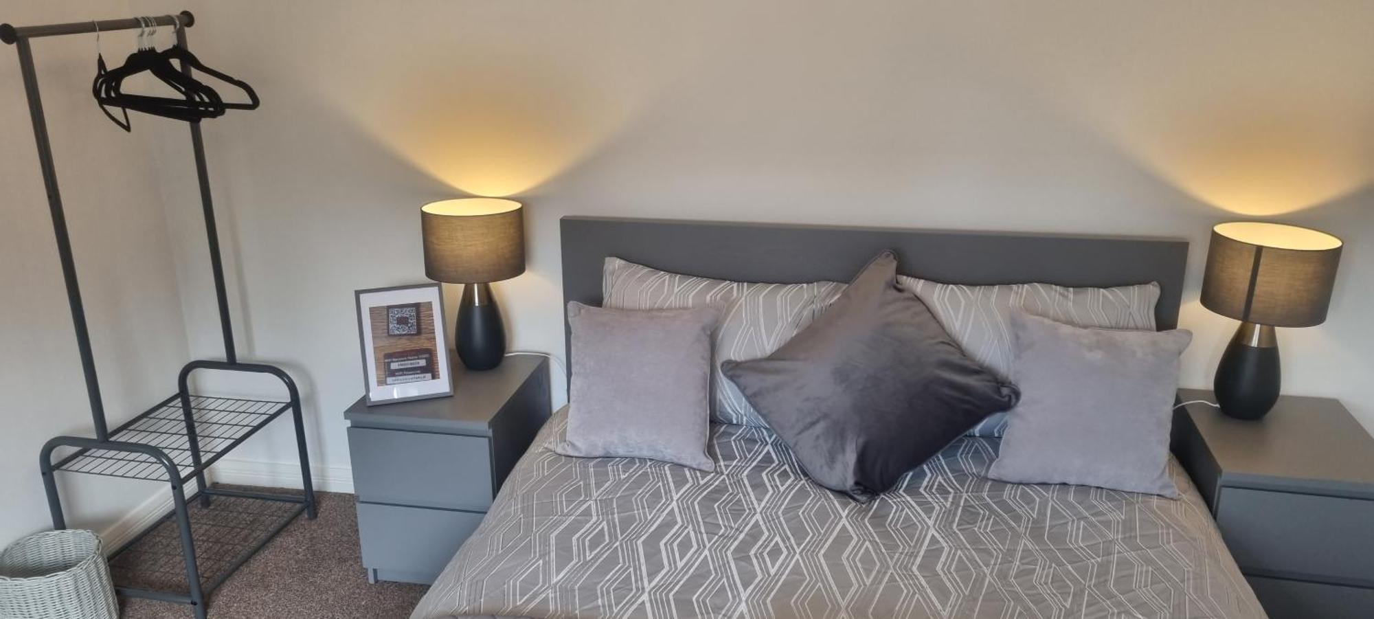 Swindon 6 Deluxe Doubles 2 With En Suite In Large House - No Pets Ngoại thất bức ảnh